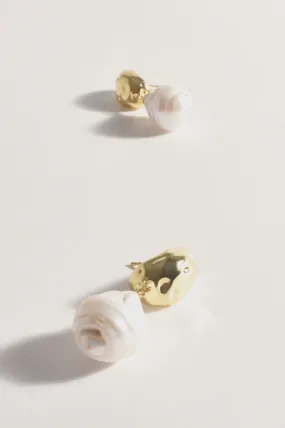 Curved Front Freshwater Pearl Earrings Cream/Gold