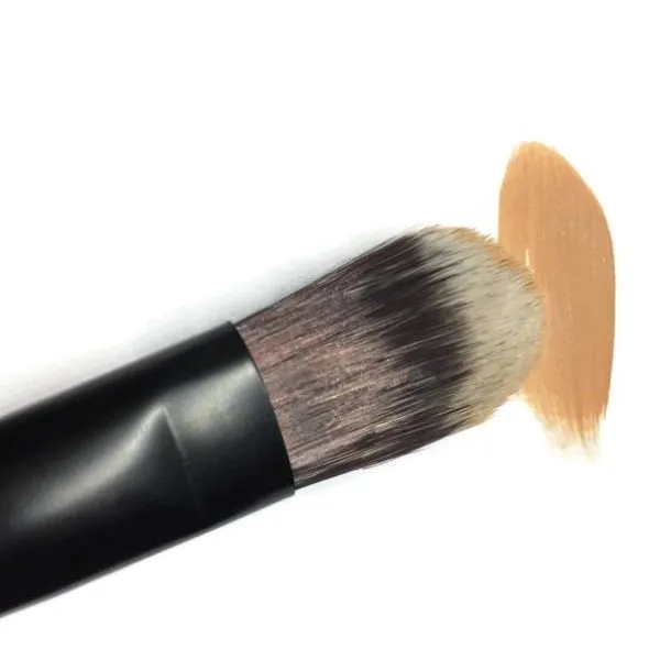 Make-up brushes